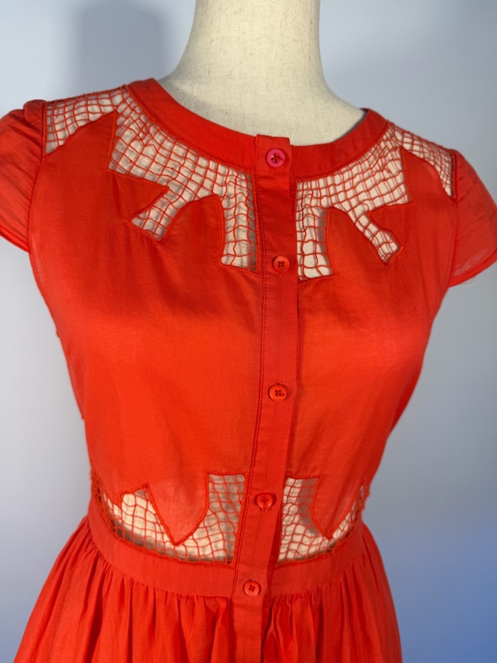 Alice + Olivia Red Silk Lace-Panel Dress - Picture 3 of 6
